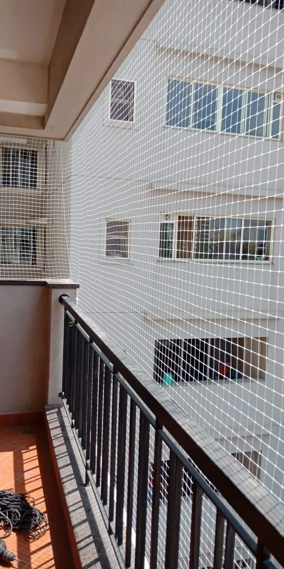 Pigeon net for balcony fixing